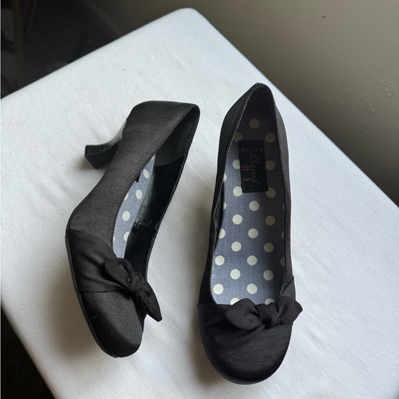 Jellypop Shoes - Y2K JellyPop Classic black kitten heels with a cute bow detail Size 7.5
